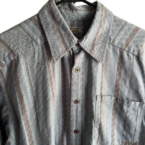 Mountain Hardwear Mens Lg Short‎ Sleev Button Down Shirt Casual Blue sz lg - Picture 1 of 6